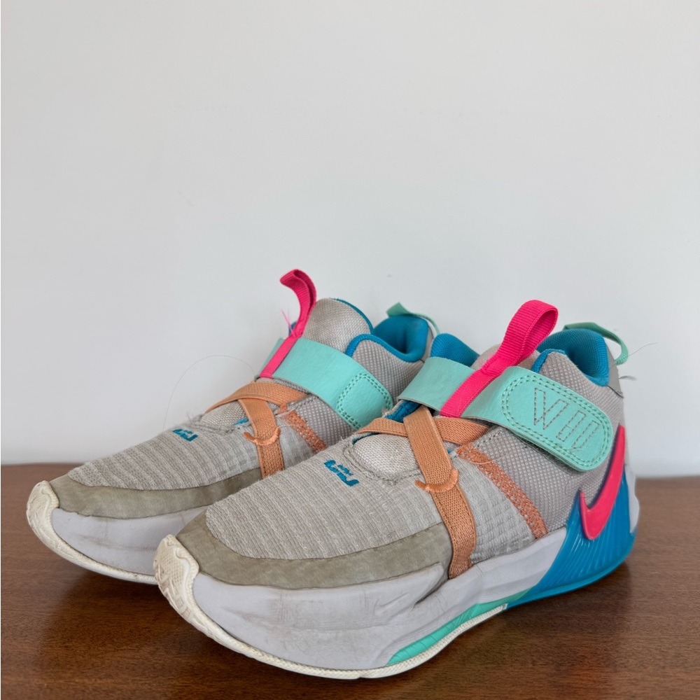 Nike LeBron Witness VII Kids Sneakers
